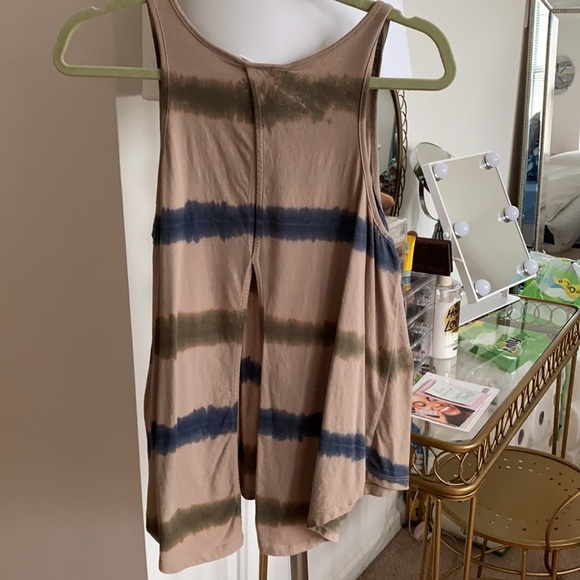 Tank - Picture 2 of 2